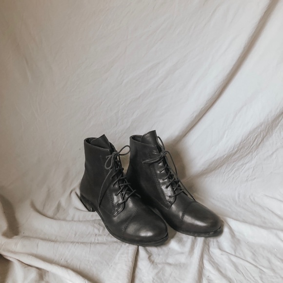 Skechers Shoes - Skechers Leather Boots